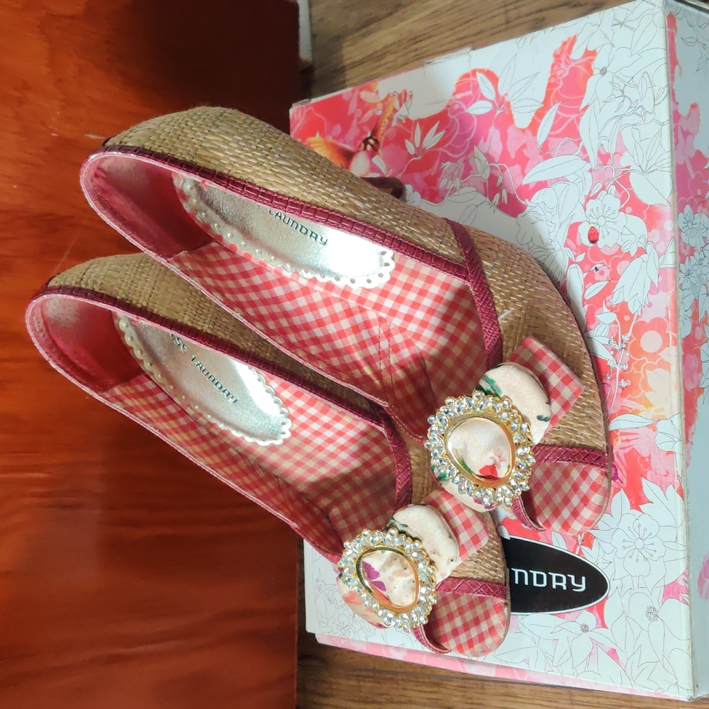 Chinese Laundry Darcie 7.0M heels